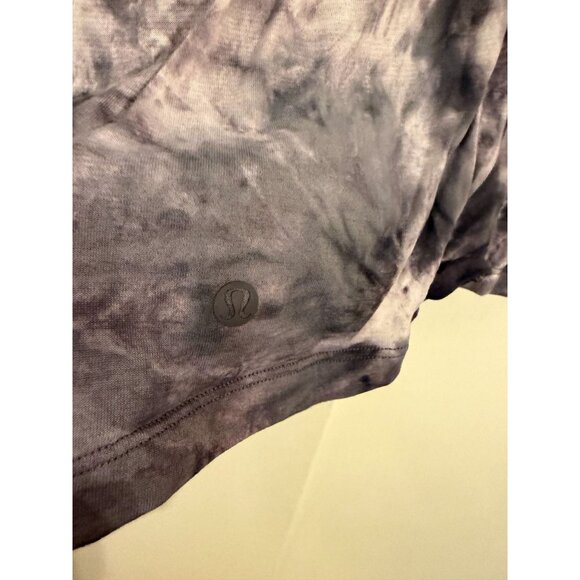 LULULEMON WOMENS CRESCENT TIE FRONT PURPLE WHITE TIE DYE SHIRT SZ 12 - Picture 3 of 3